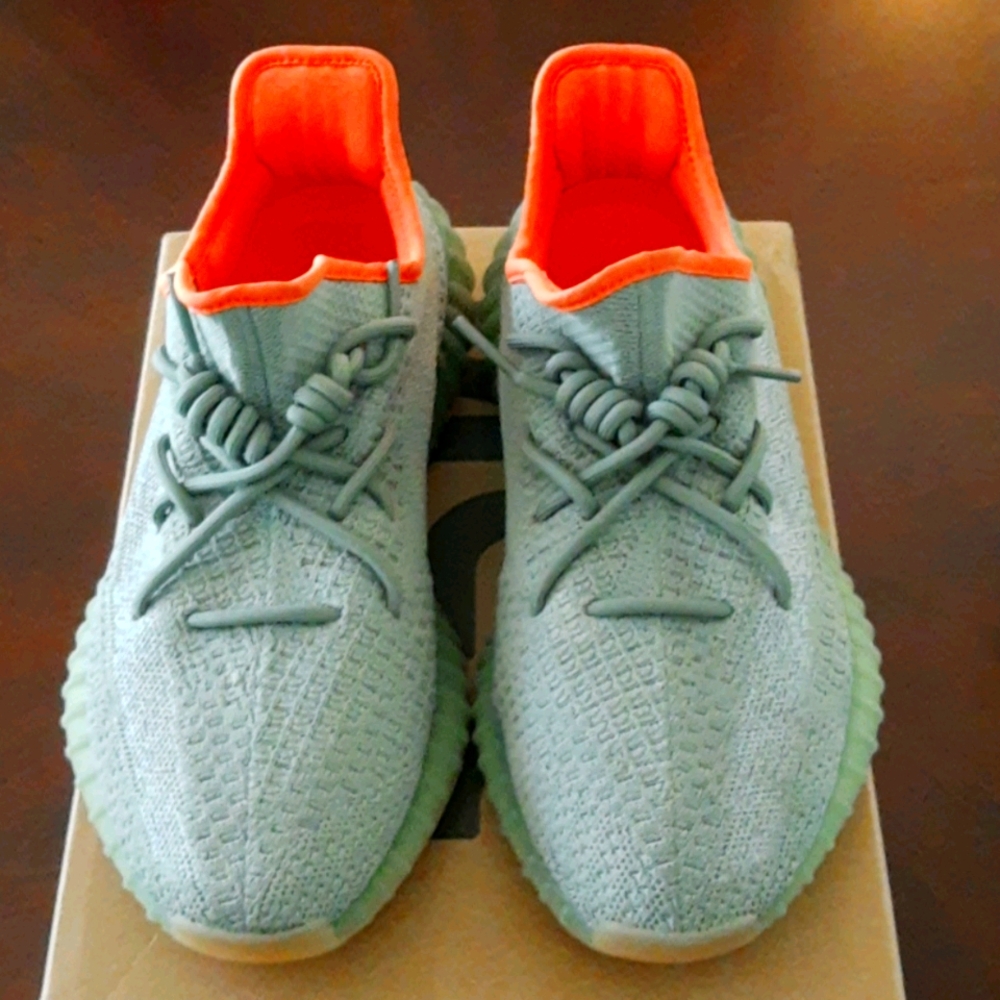 Yeezy Boost 350 - dessert sage size 10